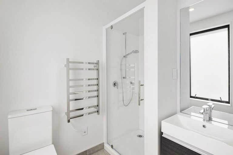 Photo of property in 12/166 Queens Drive, Lyall Bay, Wellington, 6022