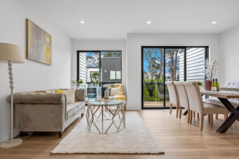 Photo of property in 21 Korokio Lane, Henderson, Auckland, 0612