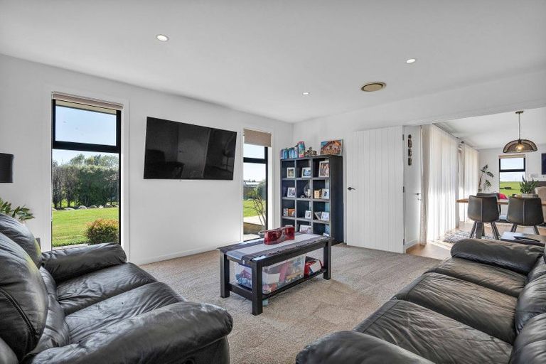Photo of property in 123 Princess Street, Waitara, 4383