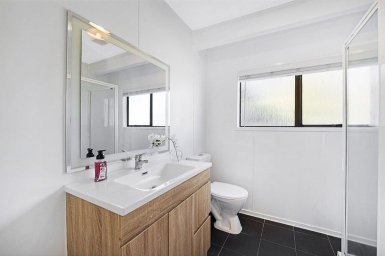 Photo of property in 16 Stredwick Drive, Torbay, Auckland, 0630