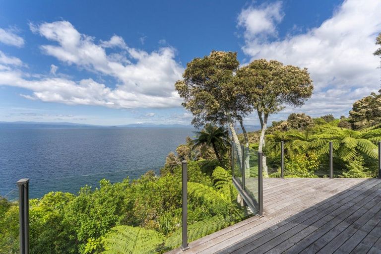 Photo of property in 47 Whakamoenga Point, Acacia Bay, Taupo, 3385