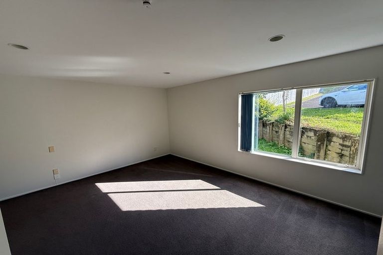 Photo of property in 5 St Thomas More Lane, Glenfield, Auckland, 0629
