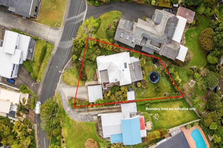 Photo of property in 35 Bayview Road, Browns Bay, Auckland, 0630