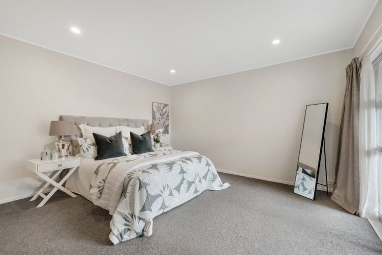 Photo of property in 66 Golfland Drive, Golflands, Auckland, 2013