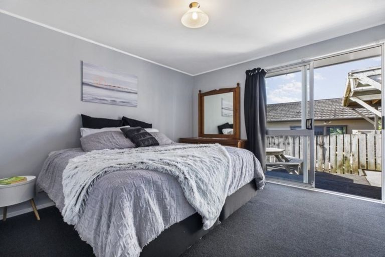 Photo of property in 3/24a Waimumu Road, Massey, Auckland, 0614