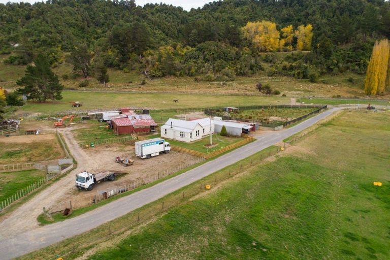 Photo of property in 1 Kereru Street, Mangaweka, 4797
