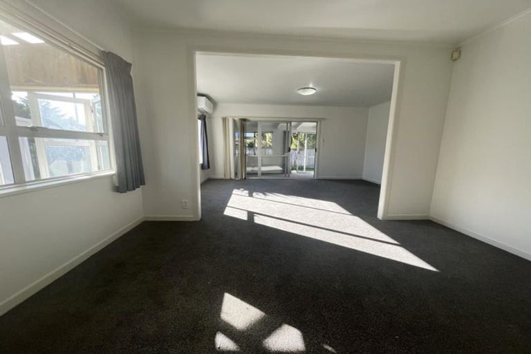 Photo of property in 13 Abel Tasman Avenue, Henderson, Auckland, 0610