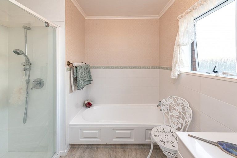 Photo of property in 14a Warwick Place, Springvale, Whanganui, 4501