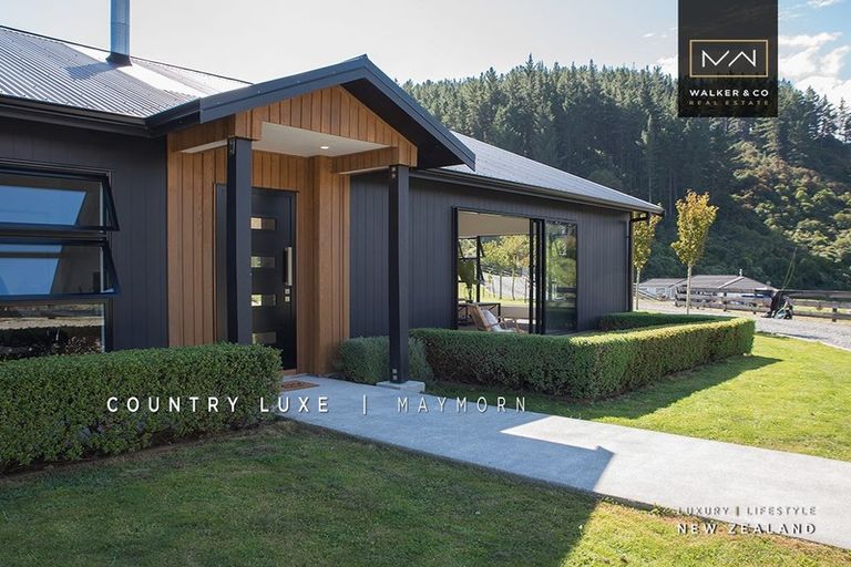 Photo of property in 47 Mount Marua Drive, Maymorn, Upper Hutt, 5018