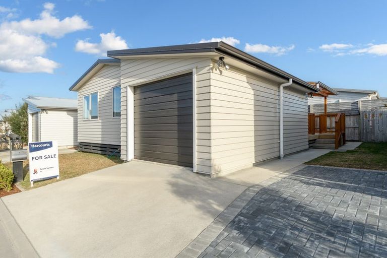 Photo of property in 11 Kamahi Crescent, Papamoa Beach, Papamoa, 3118