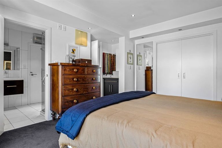 Photo of property in 1/5 Whareora Terrace, Cashmere, Christchurch, 8022