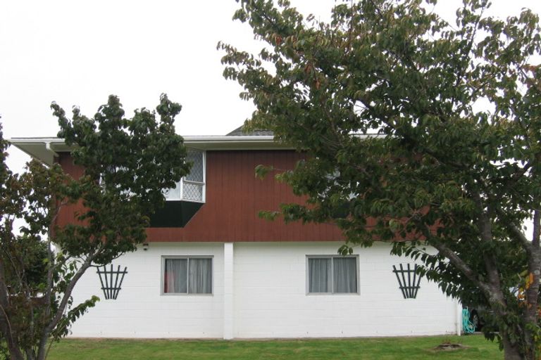 Photo of property in 3 Earlston Grove, Avalon, Lower Hutt, 5011