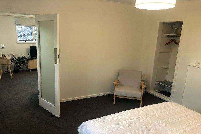 Photo of property in 70 Melbourne Road, Island Bay, Wellington, 6023