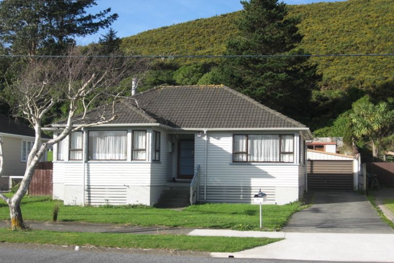 Photo of property in 202 Waddington Drive, Naenae, Lower Hutt, 5011