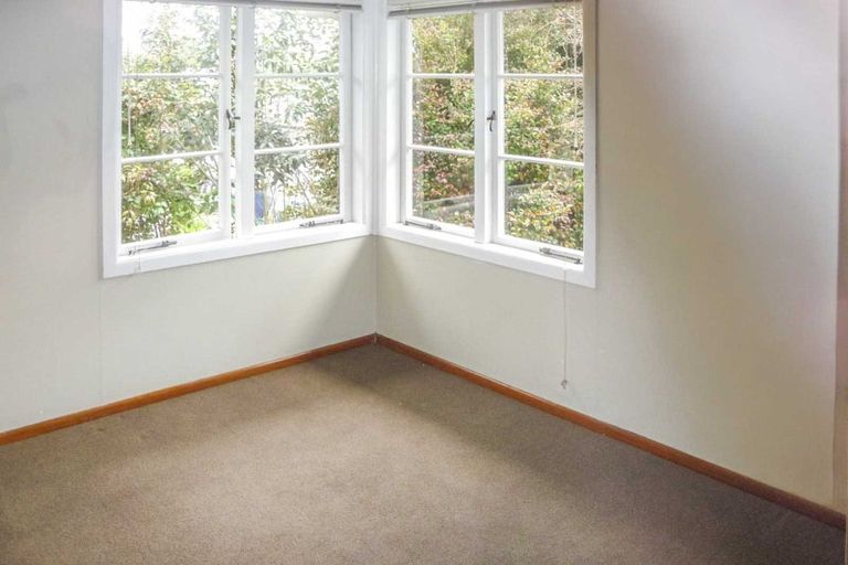 Photo of property in 32 Kervil Avenue, Te Atatu Peninsula, Auckland, 0610