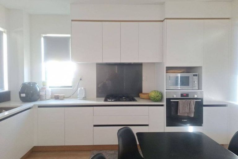 Photo of property in 4/4 Edgerton Road, Te Atatu Peninsula, Auckland, 0610