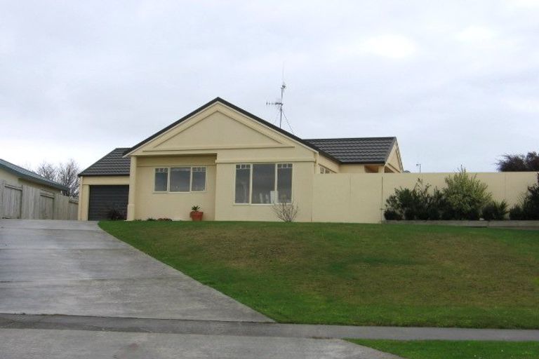 Property details for 40 Logan Way, Kelvin Grove, Palmerston North, 4414
