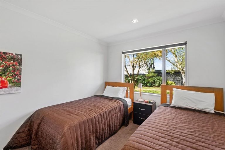 Photo of property in 18 Bateman Avenue, Bryndwr, Christchurch, 8053