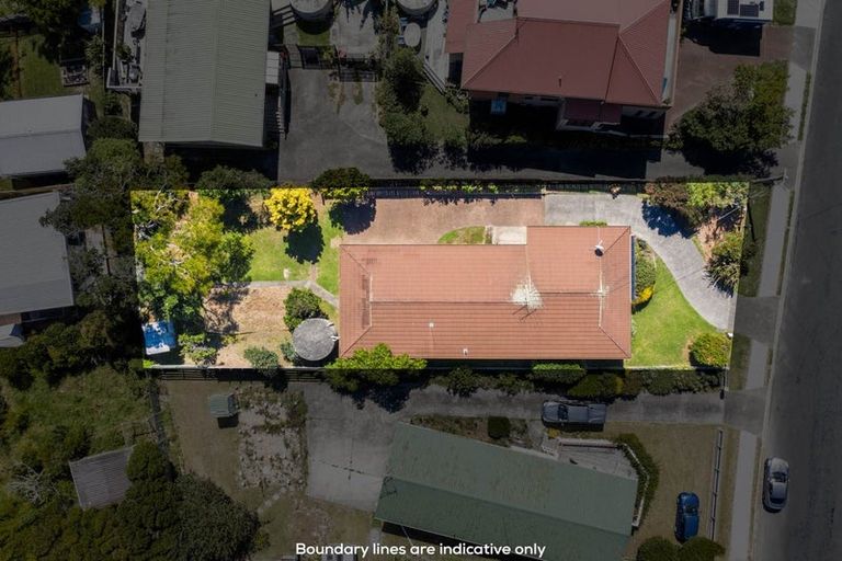 Photo of property in 12 Melandra Road, Stanmore Bay, Whangaparaoa, 0932