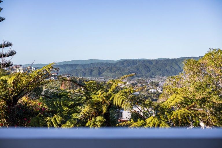 Photo of property in 5 Saint Elizabeth Heights, Normandale, Lower Hutt, 5010