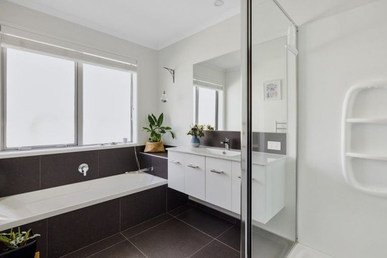 Photo of property in 2 Bernies Way, Ohauiti, Tauranga, 3112