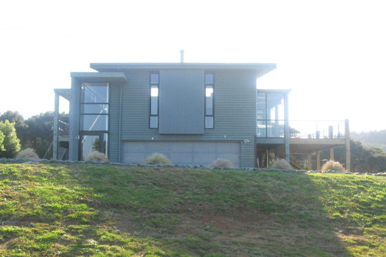 Photo of property in 2 Tironui Place, Whitianga, 3510
