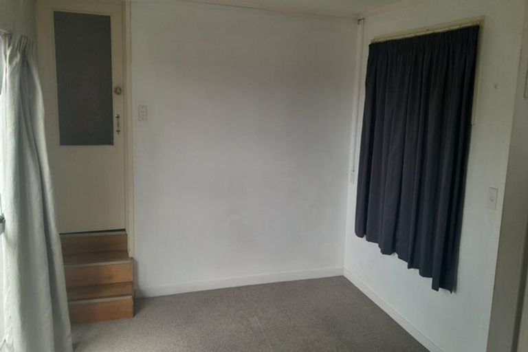 Photo of property in 35 Holland Road, Hillcrest, Auckland, 0627