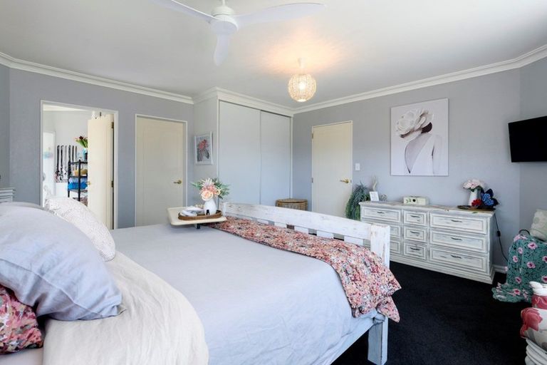 Photo of property in 70 Oteki Park Drive, Welcome Bay, Tauranga, 3112