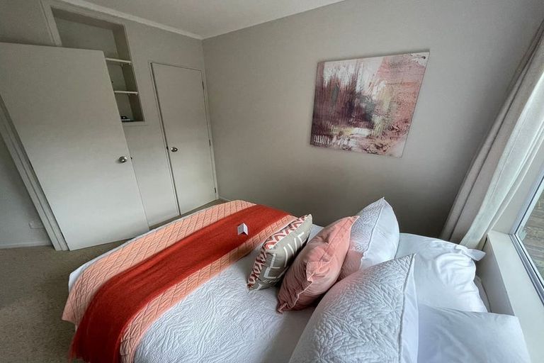 Photo of property in 22 Kayeleen Place, Cockle Bay, Auckland, 2014