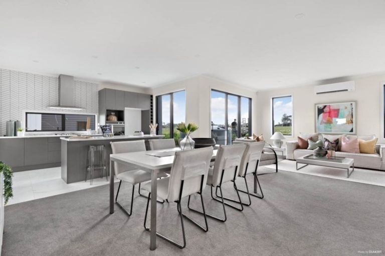 Photo of property in 51a Hayfield Way, Karaka, Papakura, 2113