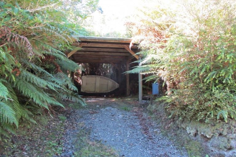 Photo of property in 41 Lake View Terrace, Moana, 7875