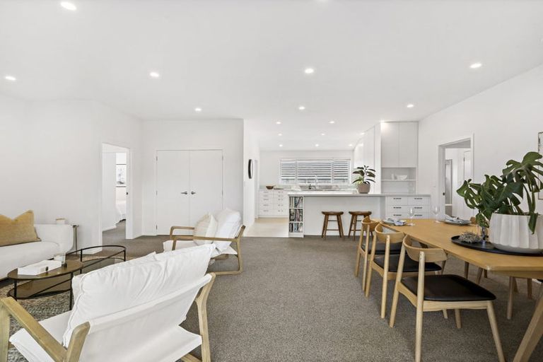 Photo of property in 21 Eric Farley Drive, Kumeu, 0810