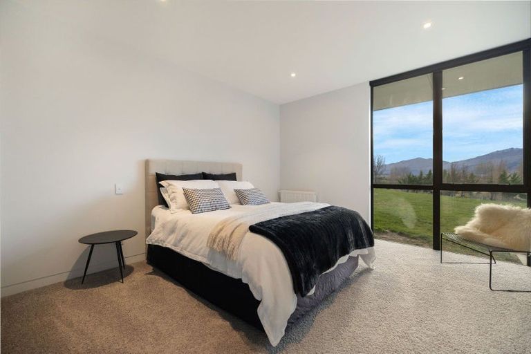 Photo of property in 6 Bloxham Lane, Lake Hayes, Queenstown, 9371
