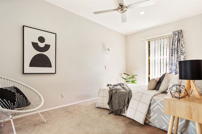 Photo of property in 63 Becroft Drive, Forrest Hill, Auckland, 0620