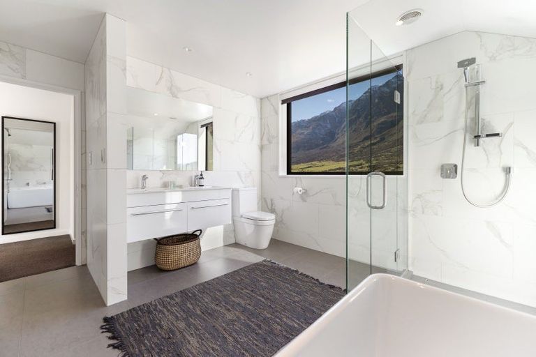 Photo of property in 4 Stockyard Lane, Jacks Point, Queenstown, 9371