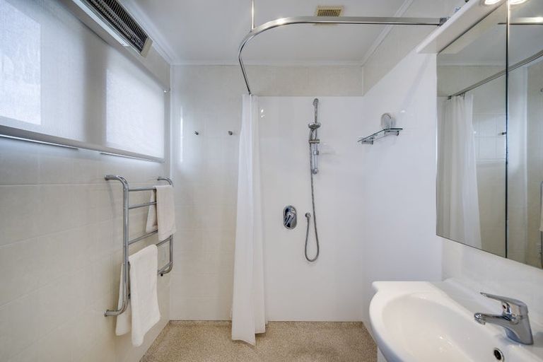 Photo of property in 1009 Caroline Road, Mayfair, Hastings, 4122