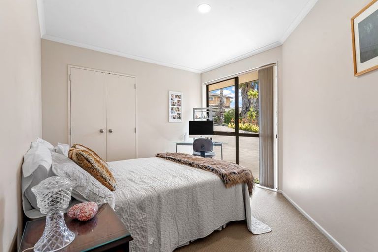 Photo of property in 40 Rivervale Grove, Stanmore Bay, Whangaparaoa, 0932