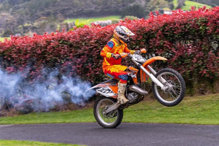 Photo of property in 132 Muriwai Valley Road, Muriwai, Waimauku, 0881