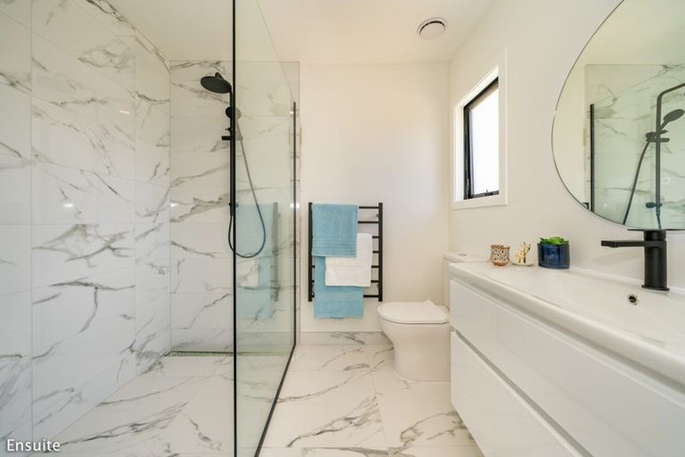 Photo of property in 45 Mount Marua Way, Timberlea, Upper Hutt, 5018