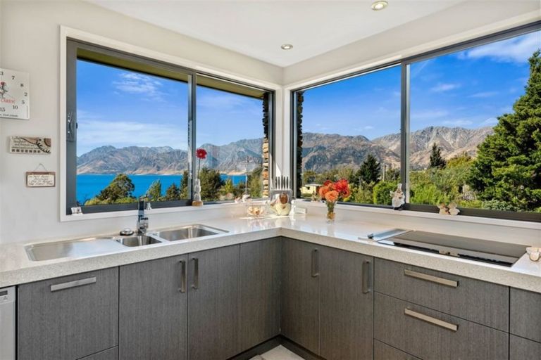 Photo of property in 115 Lakeview Terrace, Lake Hawea, Wanaka, 9382