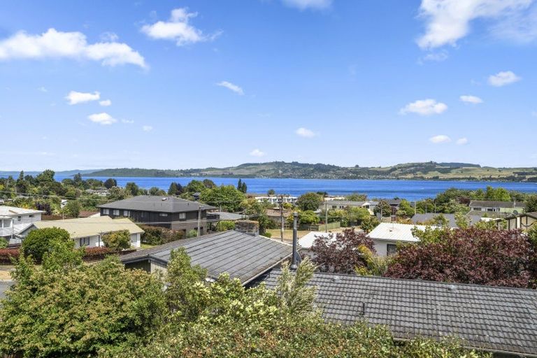 Photo of property in 20 Ingle Avenue, Waipahihi, Taupo, 3330