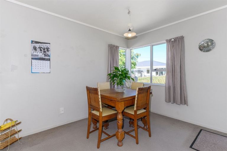 Photo of property in 1/41 Yeovil Road, Te Atatu Peninsula, Auckland, 0610