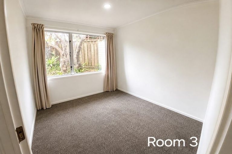 Photo of property in 14 Elsted Place, Goodwood Heights, Auckland, 2105