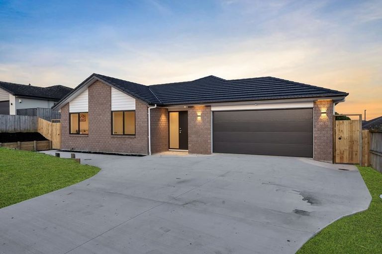 Photo of property in 204 Helenslee Road, Pokeno, 2472