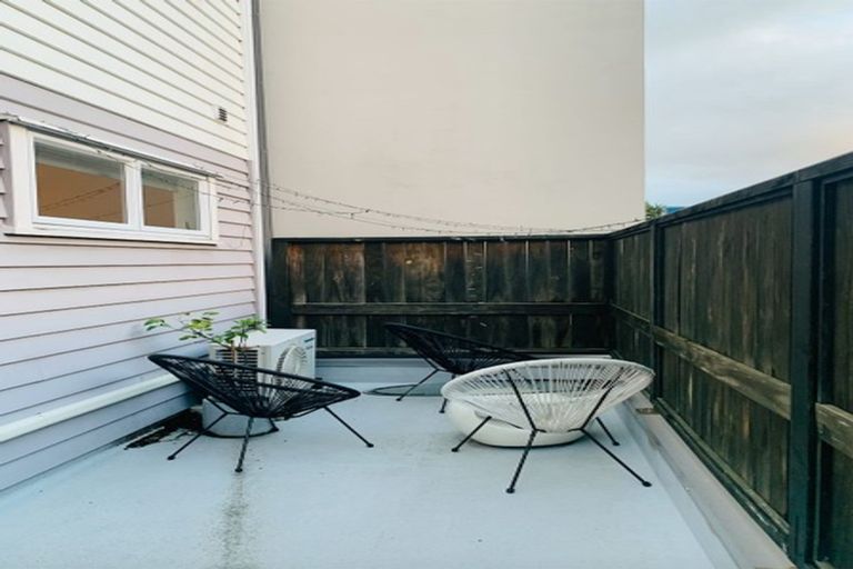 Photo of property in Budget Car Rental, 10/81 Ghuznee Street, Te Aro, Wellington, 6011