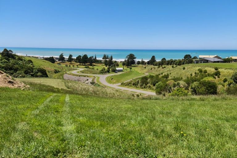 Photo of property in 18 Tama Road, Riversdale Beach, Masterton, 5872