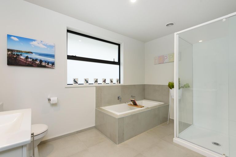 Photo of property in 4 Teachers Court, Papamoa Beach, Papamoa, 3118
