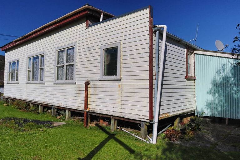 Photo of property in 22 Newcastle Street, Cobden, Greymouth, 7802