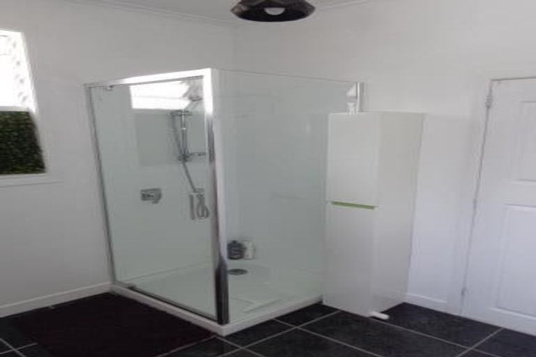Photo of property in 1/29 Tahi Terrace, Glen Eden, Auckland, 0602