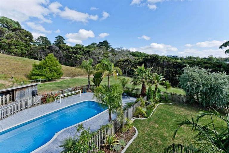 Photo of property in 10/199 Birdwood Road, Massey, Auckland, 0614